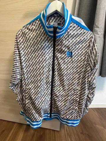 먼싱웨어 풀집업 자켓