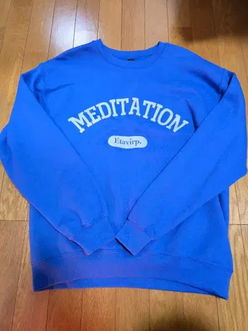 Etavirp MEDITATION 크루 넥 네이비