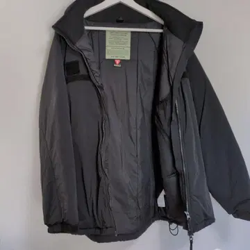 프릭스스토어 프리마로프트 자켓