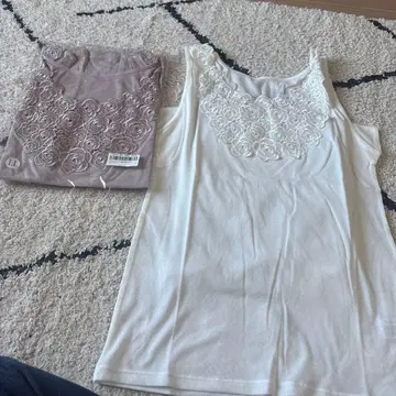 레이스 장식 탱크탑 화이트 실크 로즈 LL