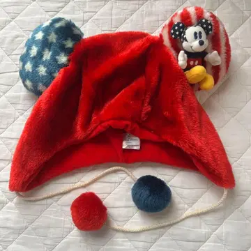 미키마우스 귀 달린 빨간 모자