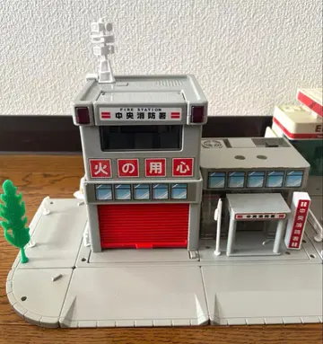 [ 토미카 ] 소방서와 ENEOS 주유소 세트