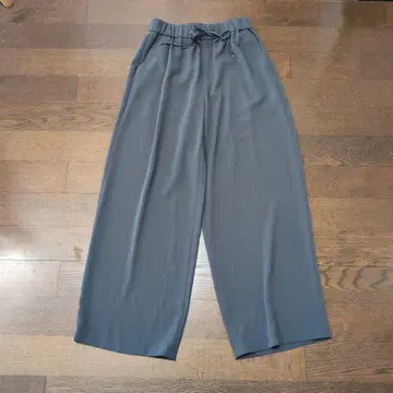 프레디&글로스터 드레이프감 팬츠