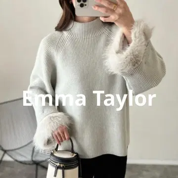 엠마 테일러 퍼 슬리브 보틀넥 니트 풀오버 상의