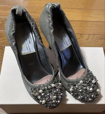 Pippi 엘레강트 그레이 펌프스