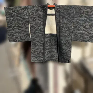 물결 무늬 블랙 겉옷 문장 기모노