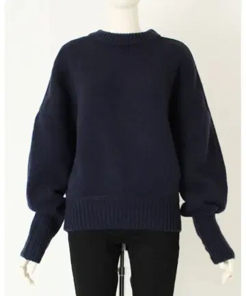 HYKE 크루넥 풀오버 니트 썸홀