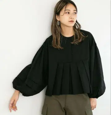 KBF 볼륨 턱 블라우스 블랙