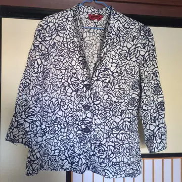 꽃무늬 테일러드 자켓 사이즈 42