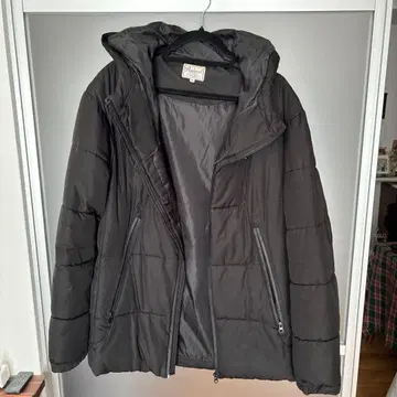 블랙 다운 자켓 후드 부착