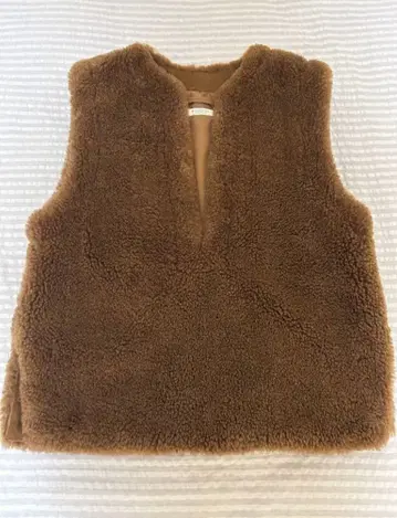 MACPHEE 리사이클 보아 V넥 베스트 카멜