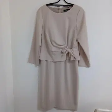 그린 레이블 릴랙싱 베이지 원피스