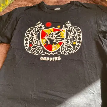 Duppies 컬러풀 방패 디자인 T셔츠
