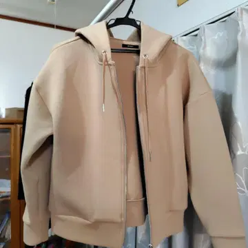 URBAN RESEARCH ROSSO 베이지 후드티