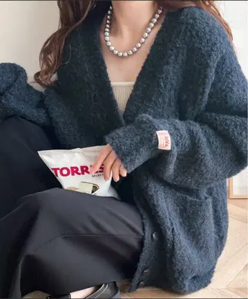 JaVa 자바 부클레 V넥 가디건 새상품!