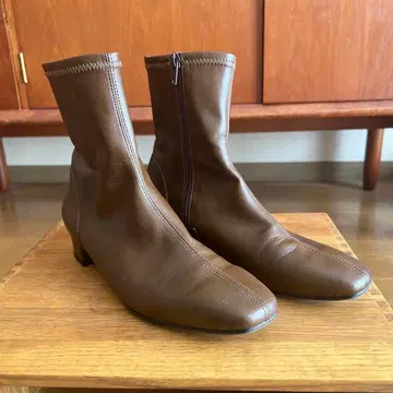 브라운 가죽 숏부츠 23.5