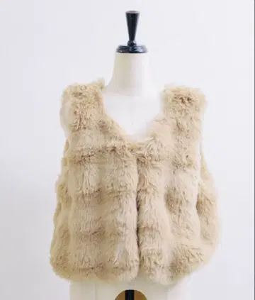 베이지 퍼 베스트 베이지