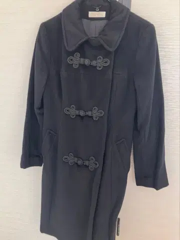 LESTROSE 블랙 코트