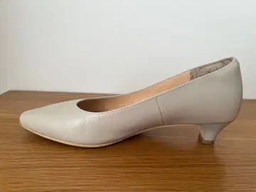 HIMIKO 펌프스 베이지에 가까운 화이트