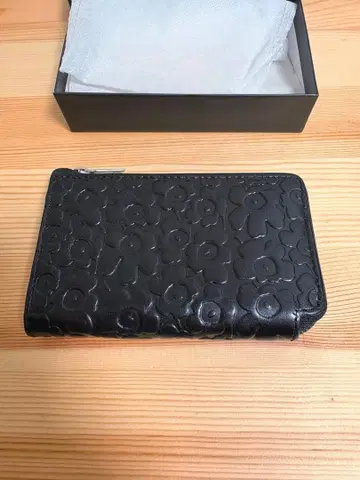 marimekko 마리메꼬 우니코 꽃무늬 엠보싱 지갑 박스 있음