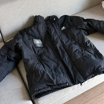 뉴발란스 블랙 다운 자켓