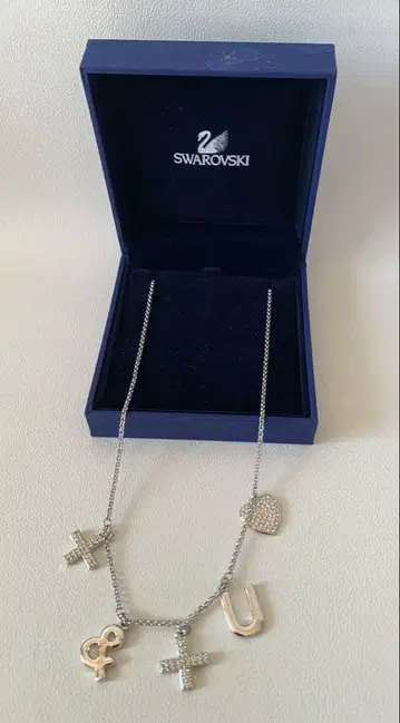 Swarovski 참 포함 목걸이