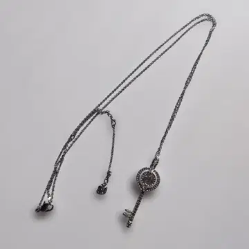 스와로브스키 Swaeovski 열쇠형 목걸이