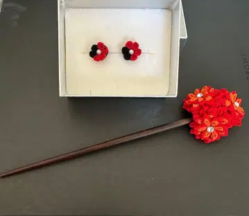 크레이프 원단 누비 장식 / 헤어콤 + 귀걸이