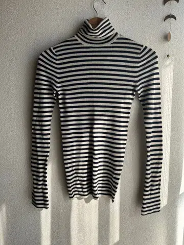 HUMAN WOMAN 울 터틀 스웨터 니트