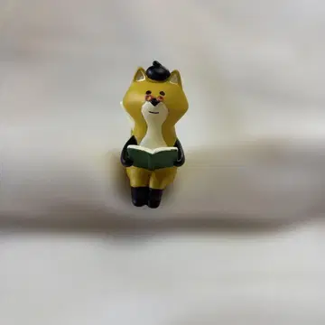 책 읽는 여우 피규어 약 5cm