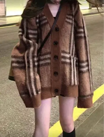 체크 무늬 울 혼방 가디건