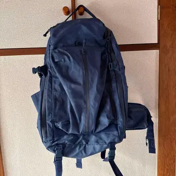 새상품급 네이비 백팩 복수 포켓 워크맨