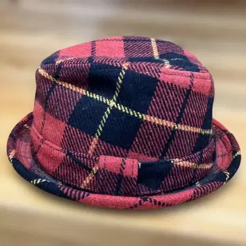 뉴욕햇앤캡 코. 빨간색 체크 무늬 햇 XL 포크파이