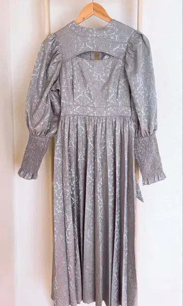 새상품급 amerge 데콜테 슬릿 원피스 아이스 블루