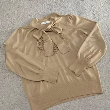 M-PREMIER 베이지 리본 포함 니트 38