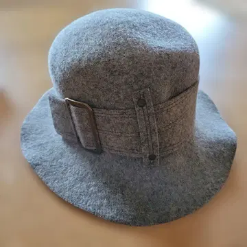 엘레강트한 여성용 햇 이탈리아제입니다. 원래는 12000엔이었습니다.