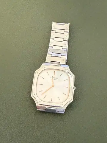 [ 가격 인하 중 ] CREDOR 9300-5070