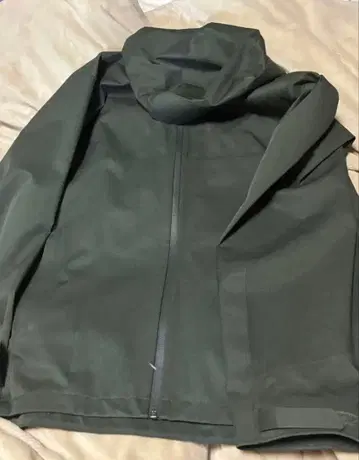 [ 새상품급 ] 유니클로 블록테크 후드티 카키