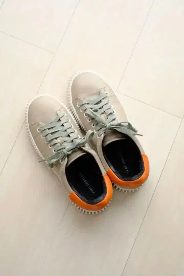 yuko imanishi + 유코이마니시 플러스 스니커즈