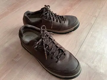 Clarks 브라운 가죽 캐주얼 슈즈