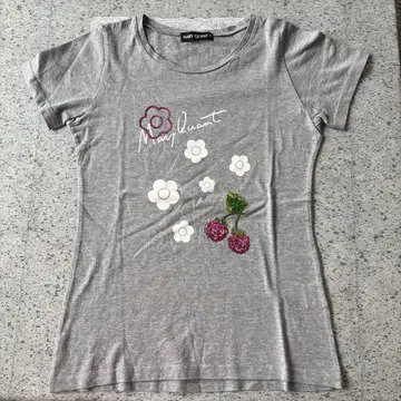 거의 미사용 마리콴트 T셔츠 체리 스팽글