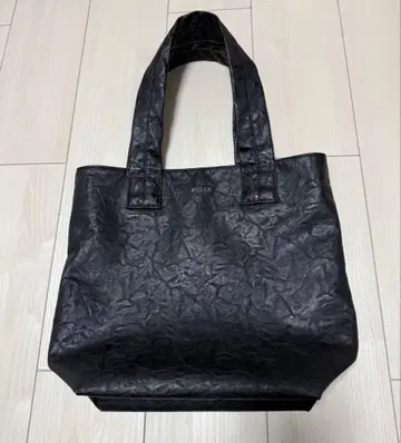 새상품급 ZUCCA 엠보싱 토트 BLACK