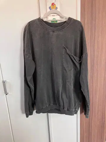 다크 그레이 크루넥 트레이닝복