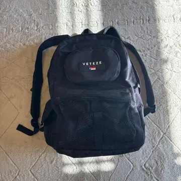 VETEZE 블랙 메쉬 포켓 백팩