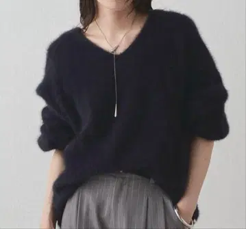 [택 포함 새상품] 라운지 드레스 FUR 캐시미어 V 니트 블랙