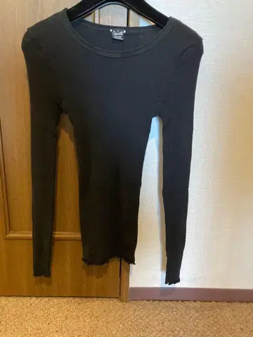 오스카 리브 니트 크루넥 블랙