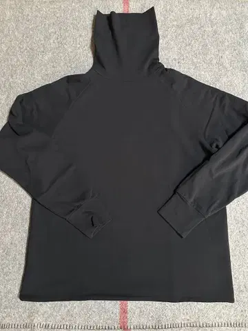 GOUCHA W-FACE L/S TEE 블랙