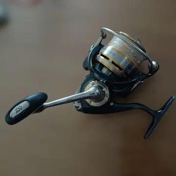 다이와 10 셀테이트 3000 OH 필요