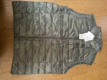 미사용 새상품 유니클로 카모플라쥬 다운 베스트 L 사이즈