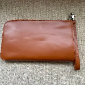 MURA 브라운 가죽 빅 클러치백